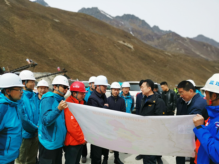 甘孜州委委員、常委、書記沈陽到九石路TJ3標(biāo)檢查指導(dǎo)工作